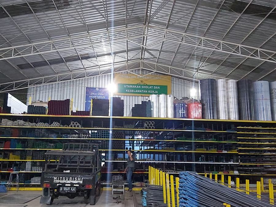 Area gudang utama Leuwi Baja