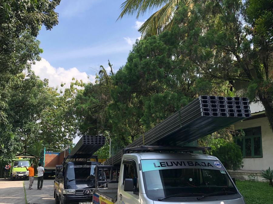 Muatan kanal C dalam perjalanan ke proyek
